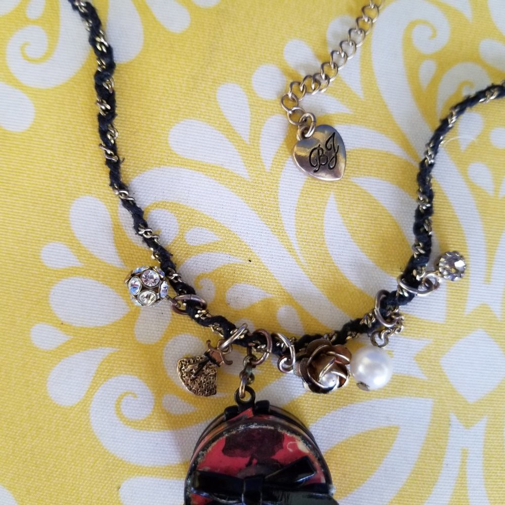 👒Betsey SUN HAT BOX Vintage Floral MIAMI CHIC Charm Necklace - GPC - Picture 8 of 14